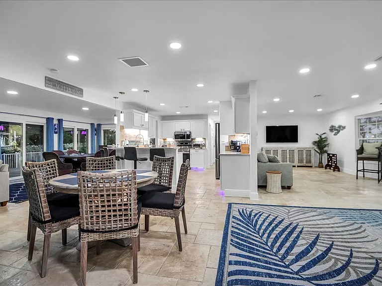 31 Lands End Ln — Photo 15