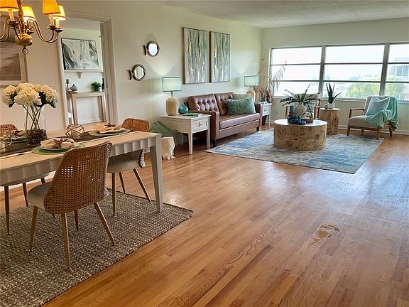 5th image of 100 Bluff View Dr APT 308A