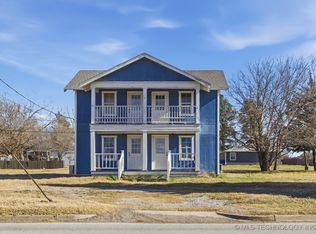 1001 S Chestnut St, Bristow, OK 74010