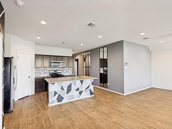 3rd image of 23430 Harrow Field Ln