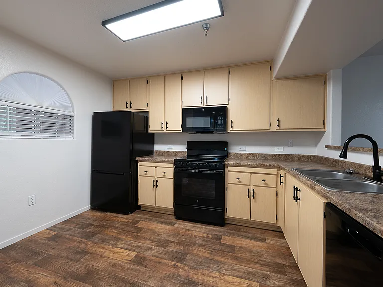 Carefree North Natomas Senior Apartments — Photo 14