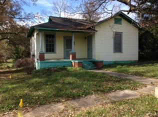 14 Spruce St, Manchester, GA 31816