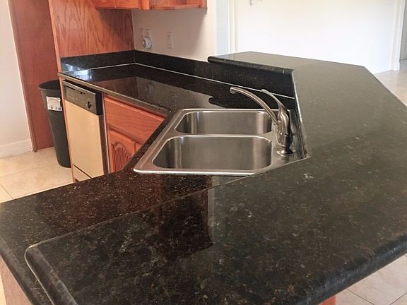 5th image of 4107 Blackhawk St