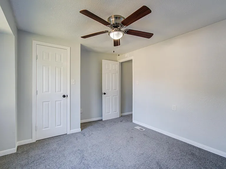 13419 Commander Cir — Photo 16