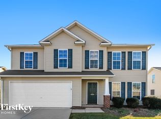 1686 Crestlawn Trl, Pfafftown, NC 27040