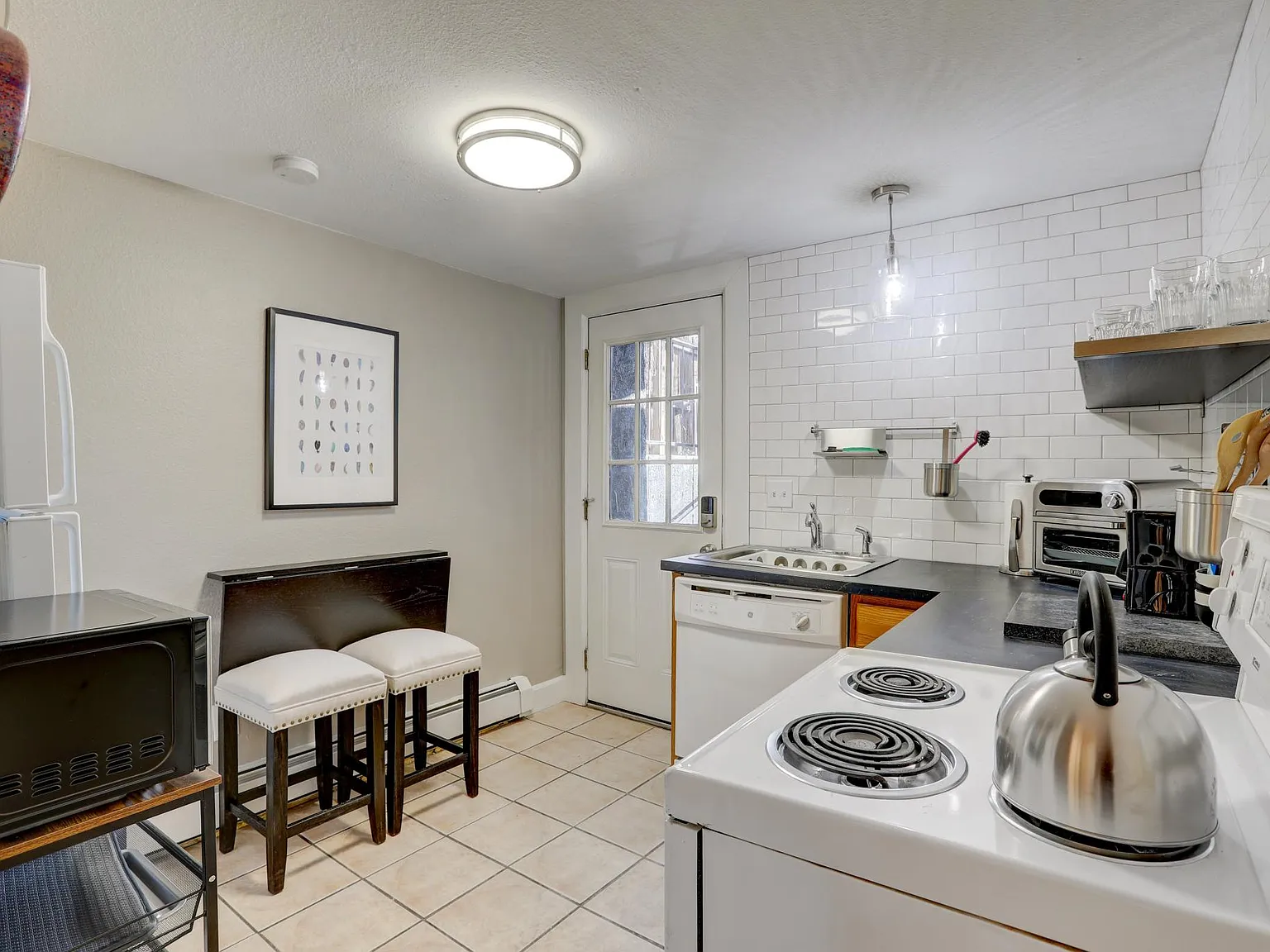 Studio, 320 sqft, $1,100 — Photo 2
