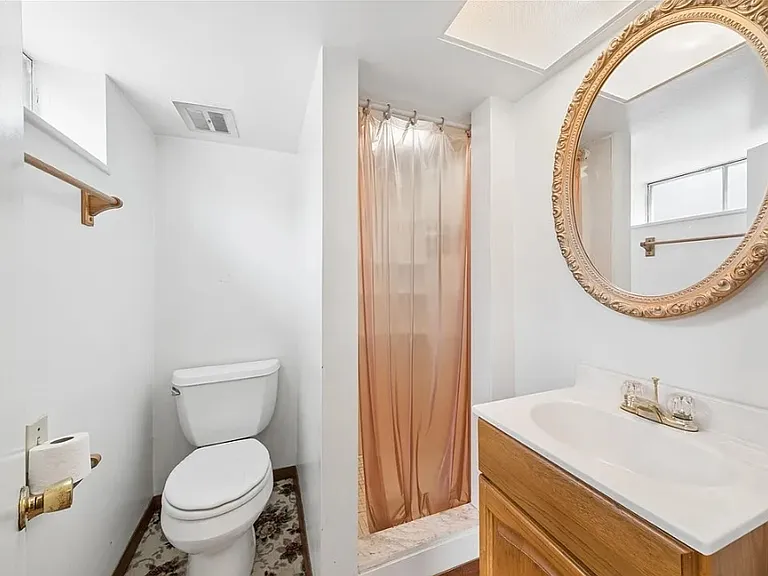 9109 Pine St — Photo 3