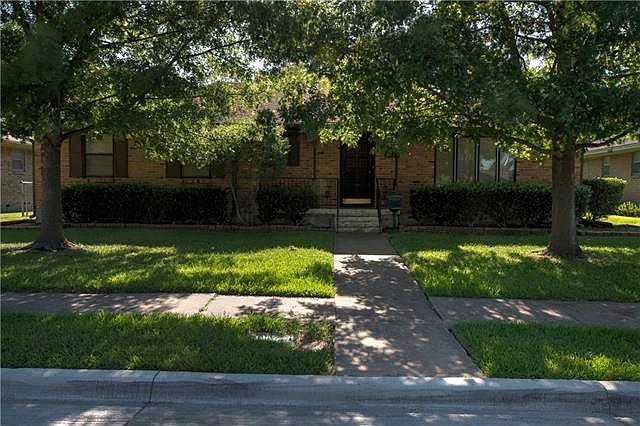 1st image of 3921 Roanoke Dr