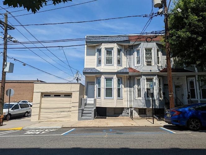 1st image of 1001-1003 West St