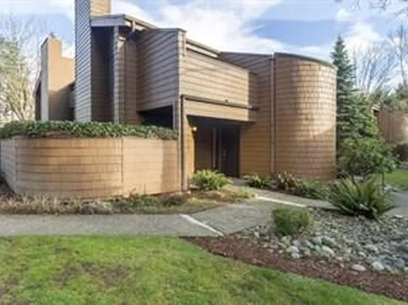 11500 NE 128th St APT 44, Kirkland, WA 98034