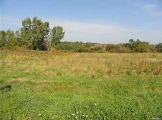 4835 Carter Dr, Lockport, NY 14094