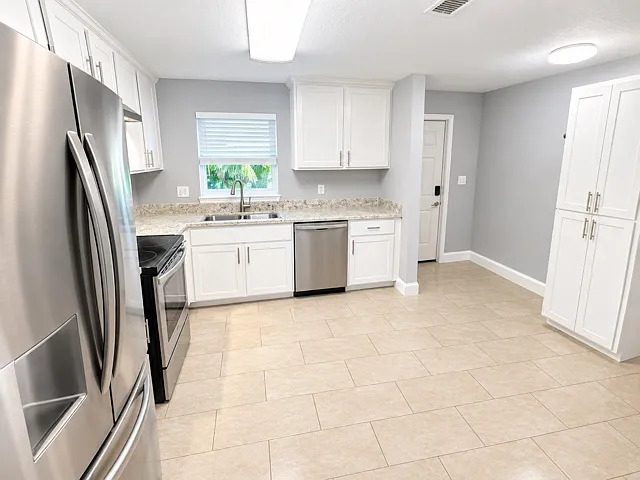 1251 Vine St — Photo 4