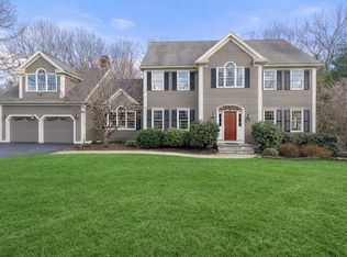 74 Flint Locke Ln, Medfield, MA 02052