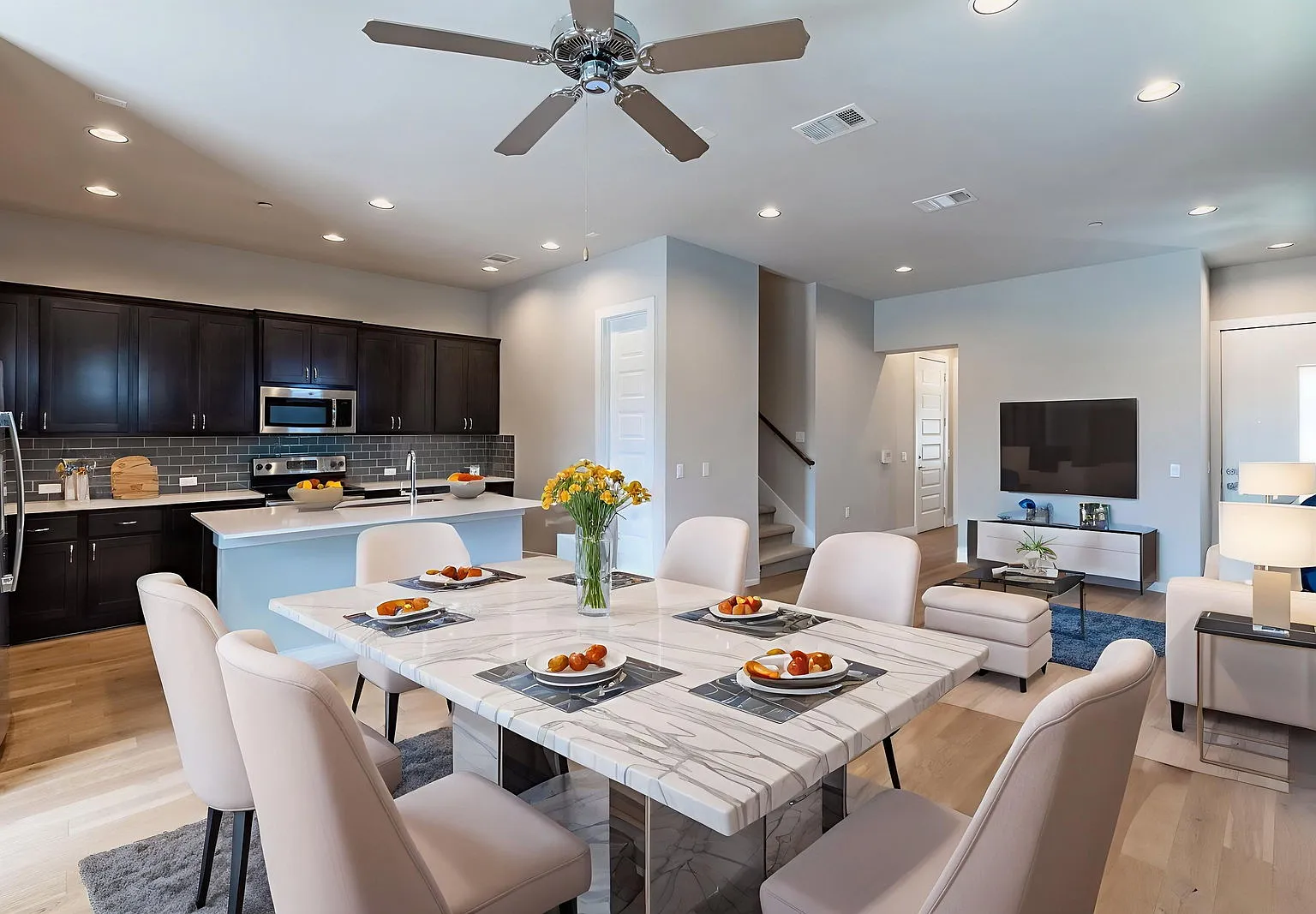 3 bed, 3.0 bath, 1686 sqft, $2,895 — Photo 3