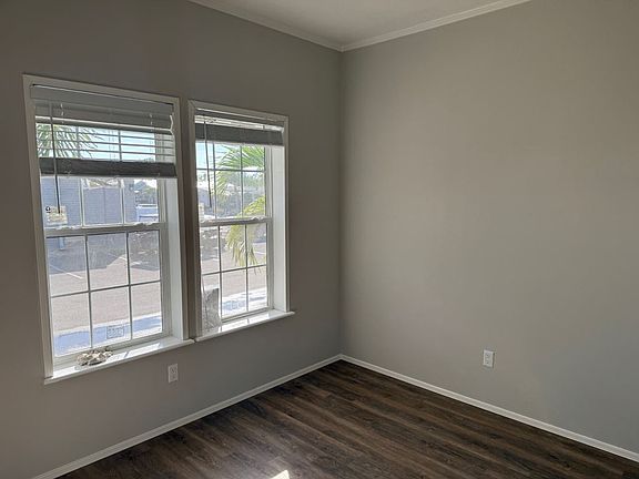 4th image of 492 Driftwood Dr