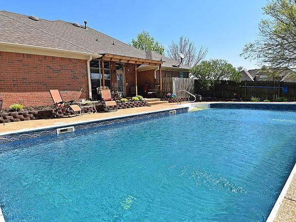 2nd image of 6235 Ivy Oaks Cv