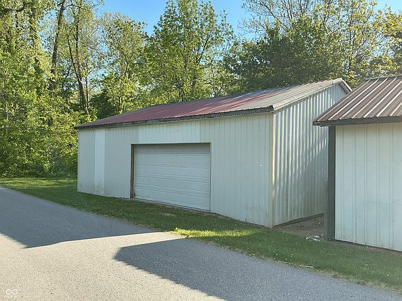 2nd image of 5447 & 5449 S Garrison Rd