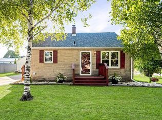 304 S James St, Kimberly, WI 54136