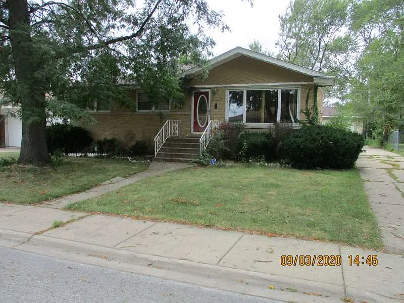 15330 Ingleside Ave photo 1