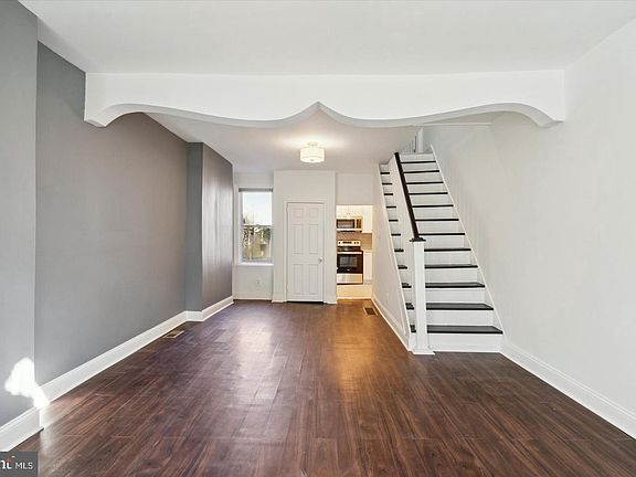 3rd image of 2431 W Seybert St