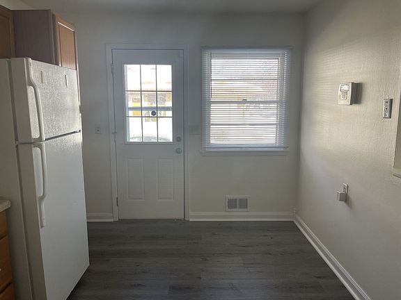 5th image of 3017 Verndale Ave #N