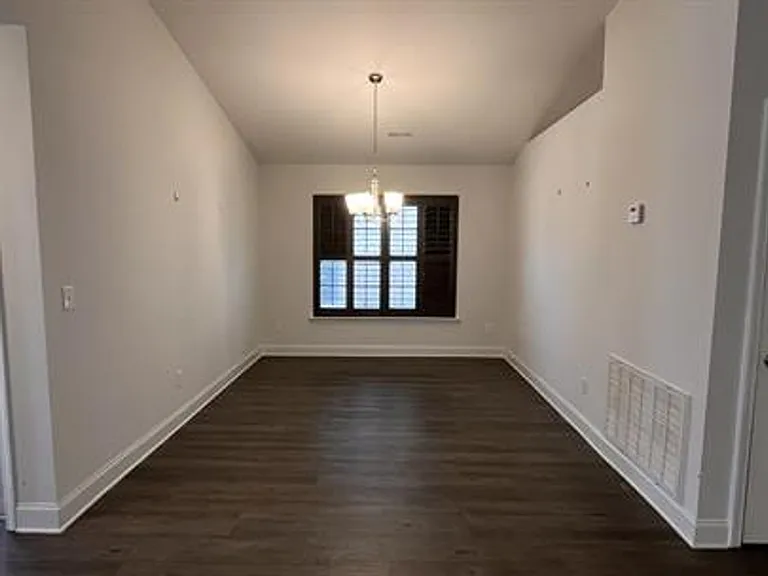 2413 Bell Manor Dr SW — Photo 3
