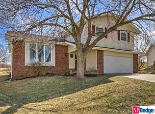 11109 Laurel Cir, Omaha, NE 68164