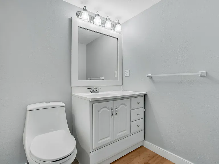 14 Sanford St #7 — Photo 22