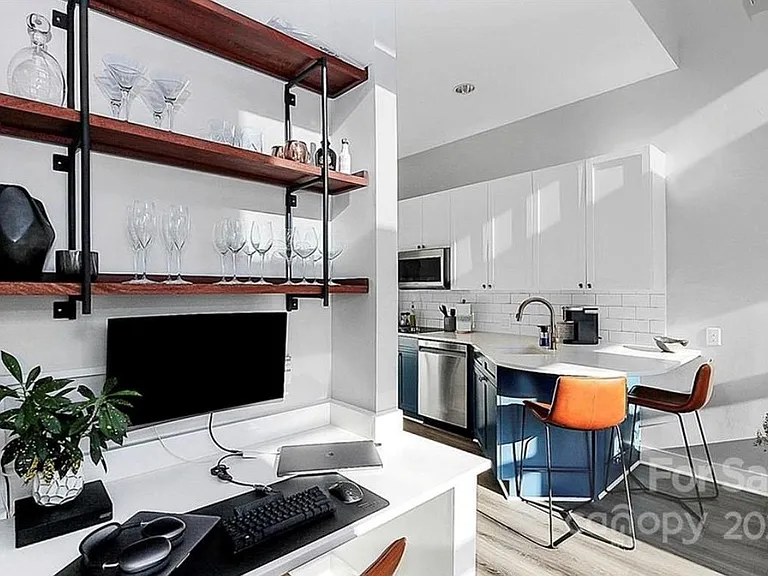 514 10th St #406 — Photo 9