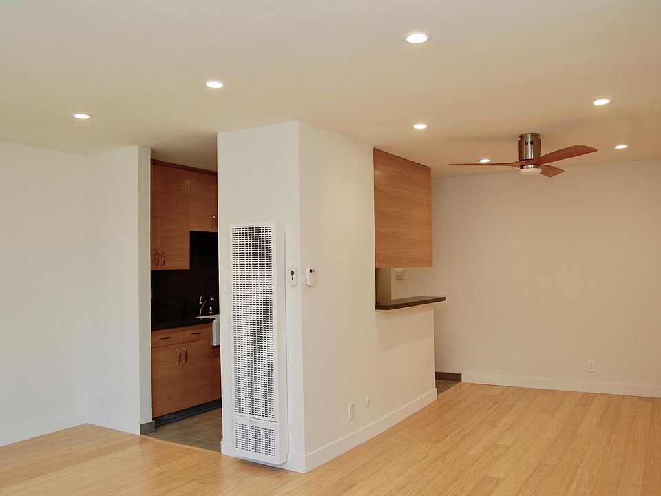 1st image of 3519 Clarington Ave APT 3