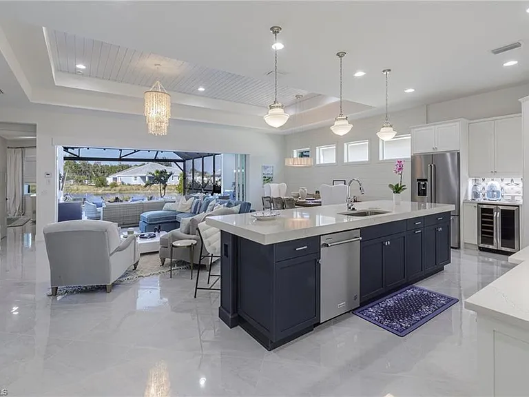8963 Gustavia Ct — Photo 4