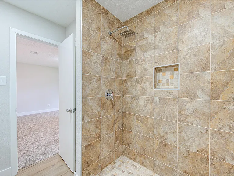 328 Meadow Wood Ct — Photo 9