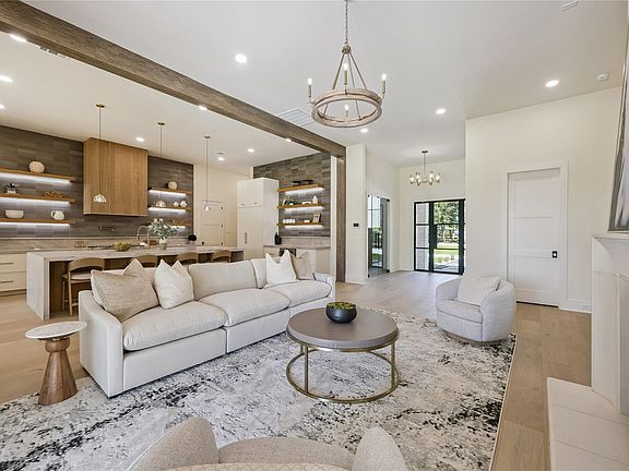 4th image of 539 W 34th St