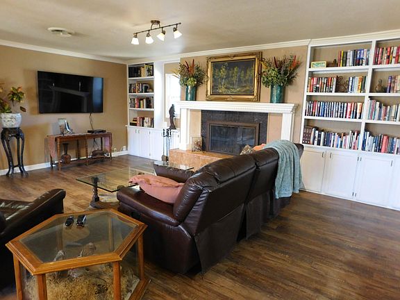 5th image of 1711 W Avenue F