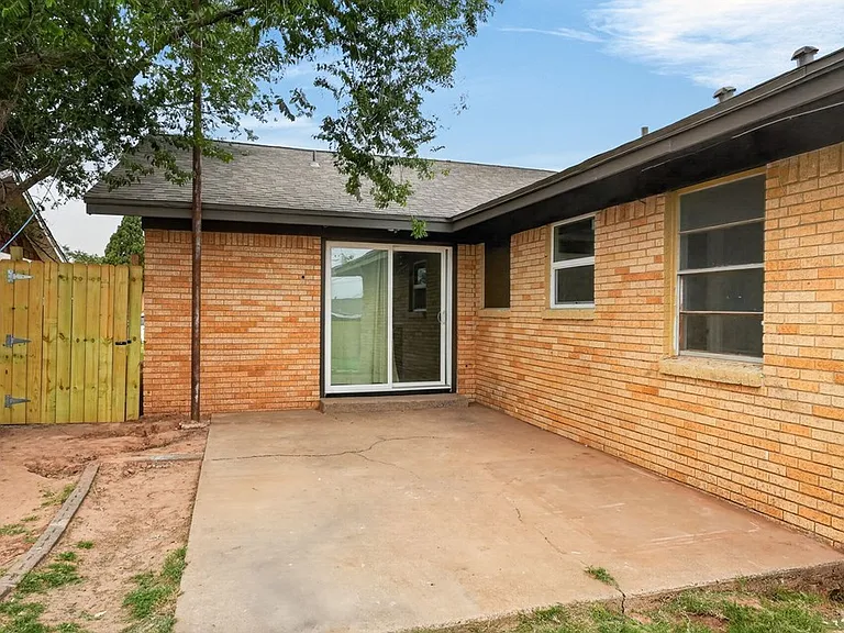 4427 Leddy Dr — Photo 39