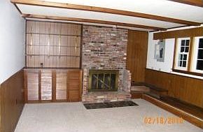4th image of 20 Monica Dr