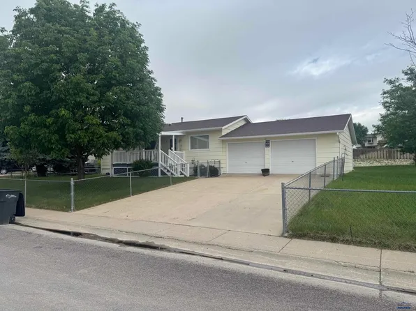 5712 Meadow Rdg, Rapid City, SD 57703