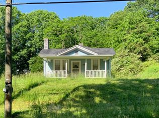 913 W Osborn Rd, Farmville, VA 23901