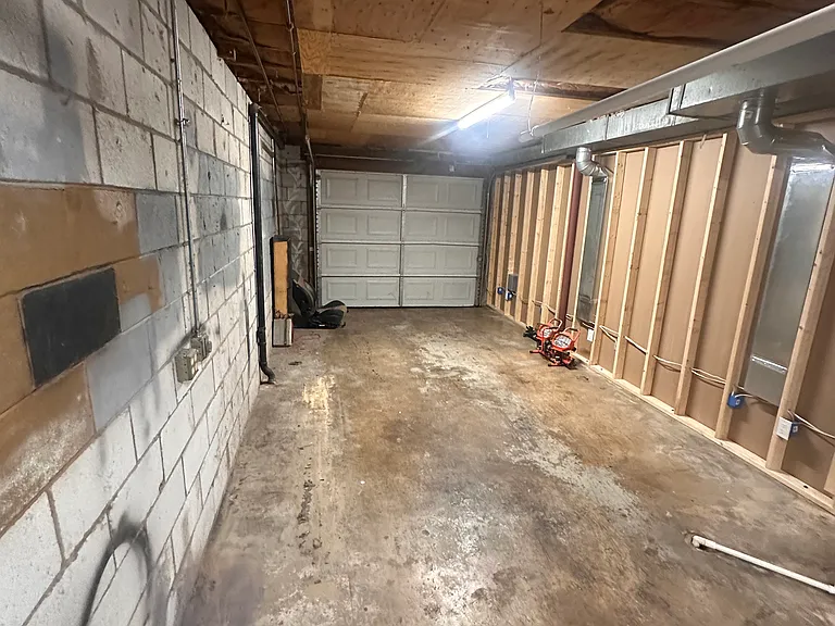 1274 Centre Pkwy — Photo 24