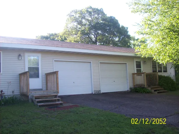 319 3rd St E, Altoona, WI 54720