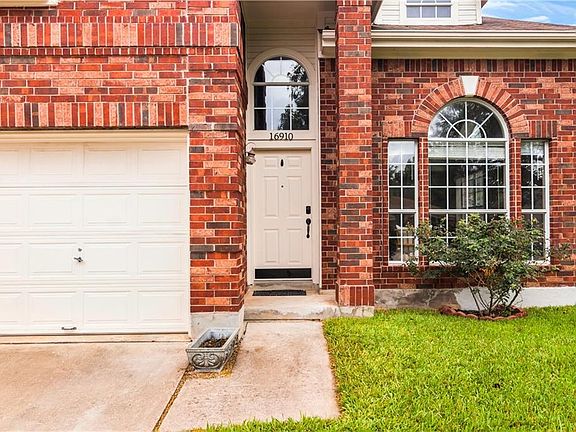 3rd image of 16910 Dashwood Creek Dr