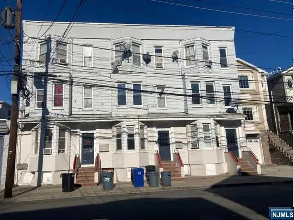 308-310 Warren St, Harrison, NJ 07029