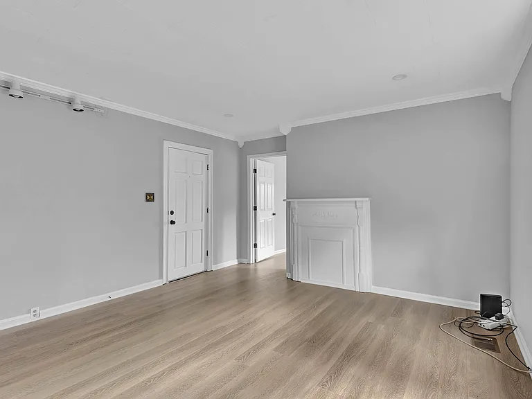509 W Bell Ave — Photo 9