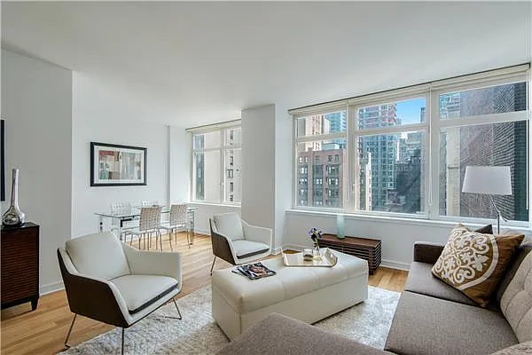 Sold by (Legacy) Elegran | media 2