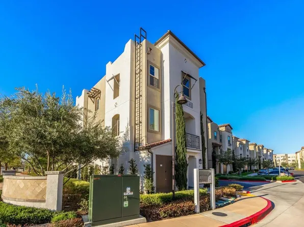327 Lagoon Way, Santee, CA 92071