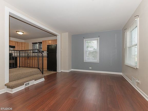 3rd image of 9736 S Nashville Ave