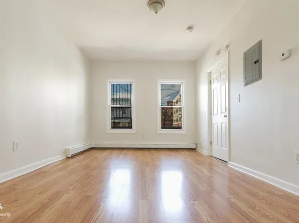 60 Dwight St, Jersey City, NJ 07305