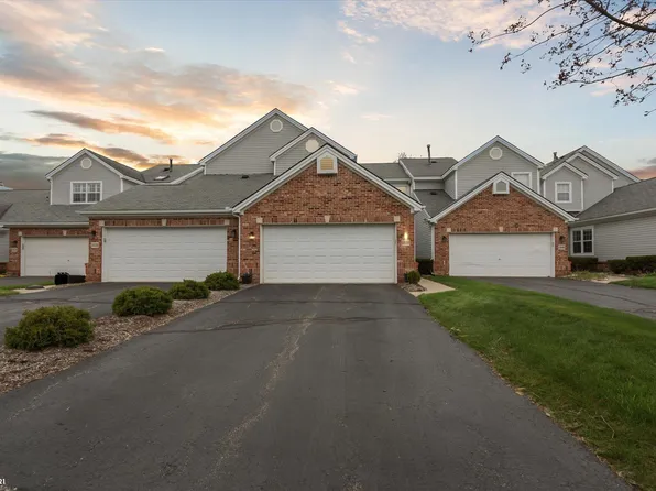 5938 Creekside Dr #1, Troy, MI 48085