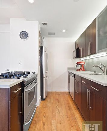 3rd image of 457 Atlantic Ave APT 3A