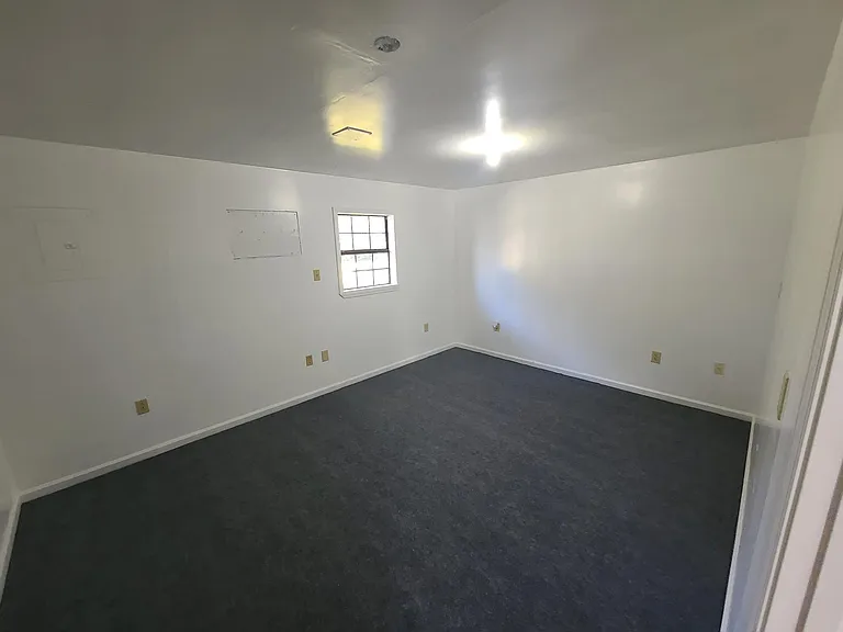 505 Leblanc St — Photo 10